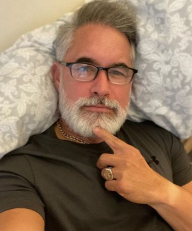 <strong>Mark T.</strong>